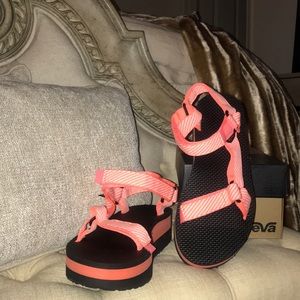 Women’s flatform Universal